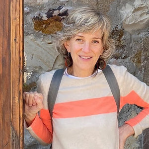 Meet your Posher, Dina